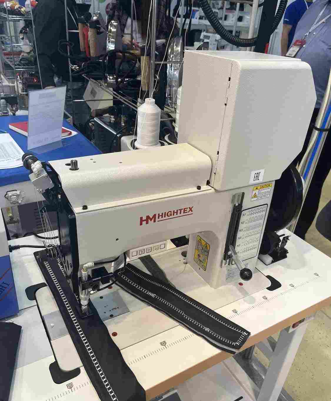 HighTex 204-104MD Heavy-Duty Double-Needle Decorative Stitching Machine