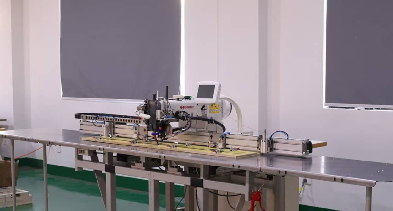 HighTex 7273CNC Heavy-Duty Electronic Programmable Pattern Sewing Machine