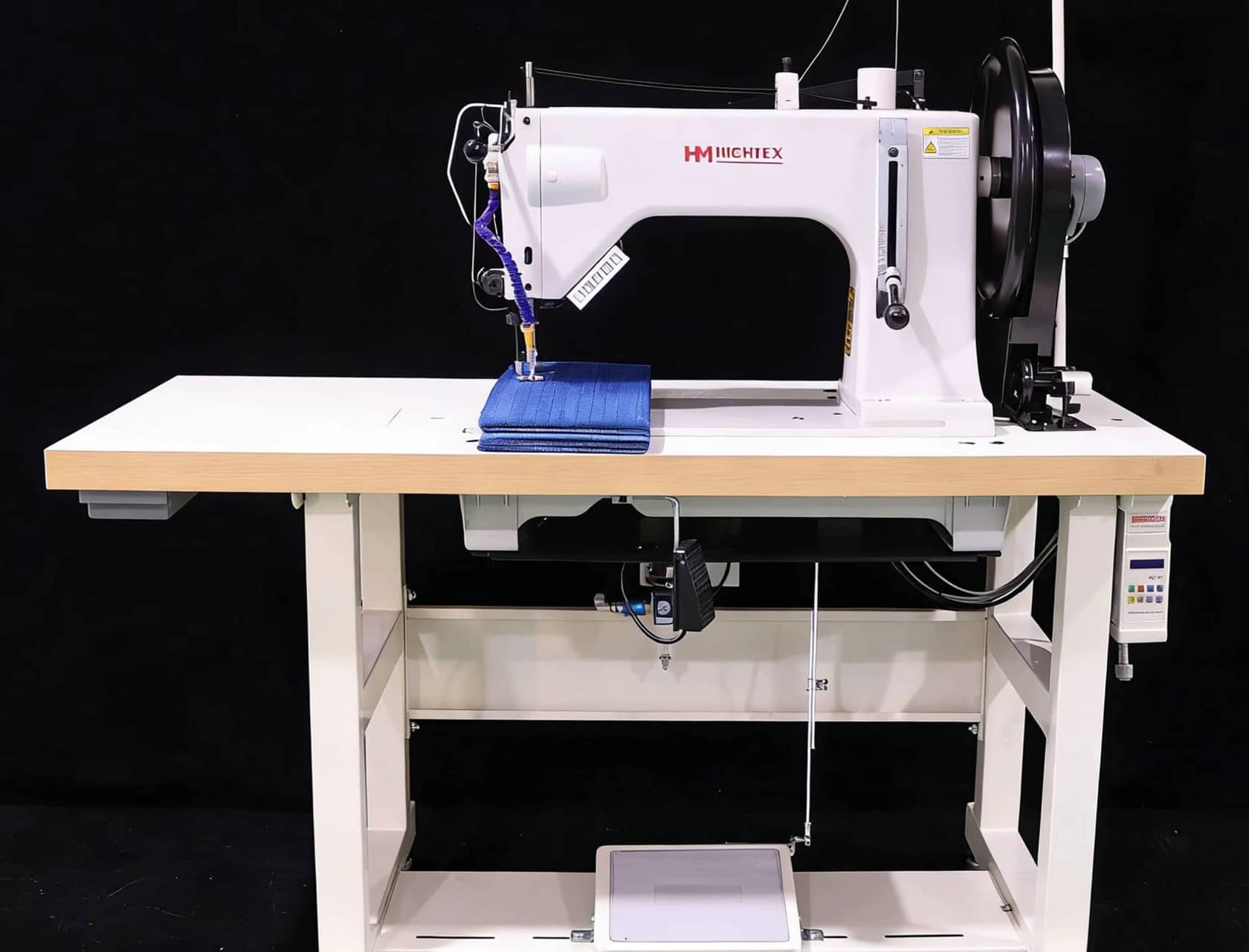 HighTex 733CS Extra Heavy-Duty Walking-Foot Sewing Machine